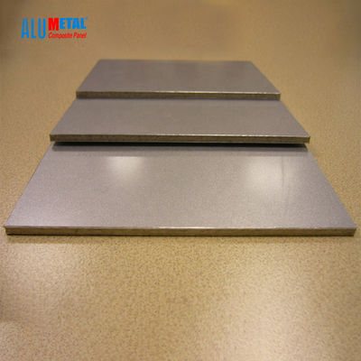 6mm PVDF 2000mm อลูมิเนียมคอมโพสิตแผงพาร์ติชั่น Rainscreen Cladding พื้นผิวแปรง