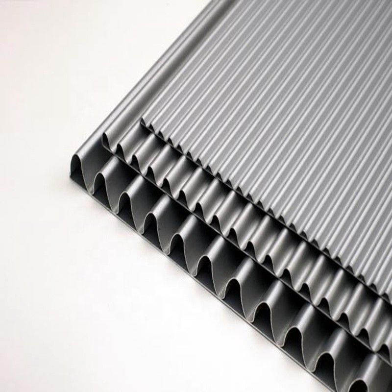 1500 X 4000 Mm A2 FR แผ่นหลังคาอลูมิเนียมลูกฟูกแผ่นคอมโพสิตสำหรับหลังคา LDPE